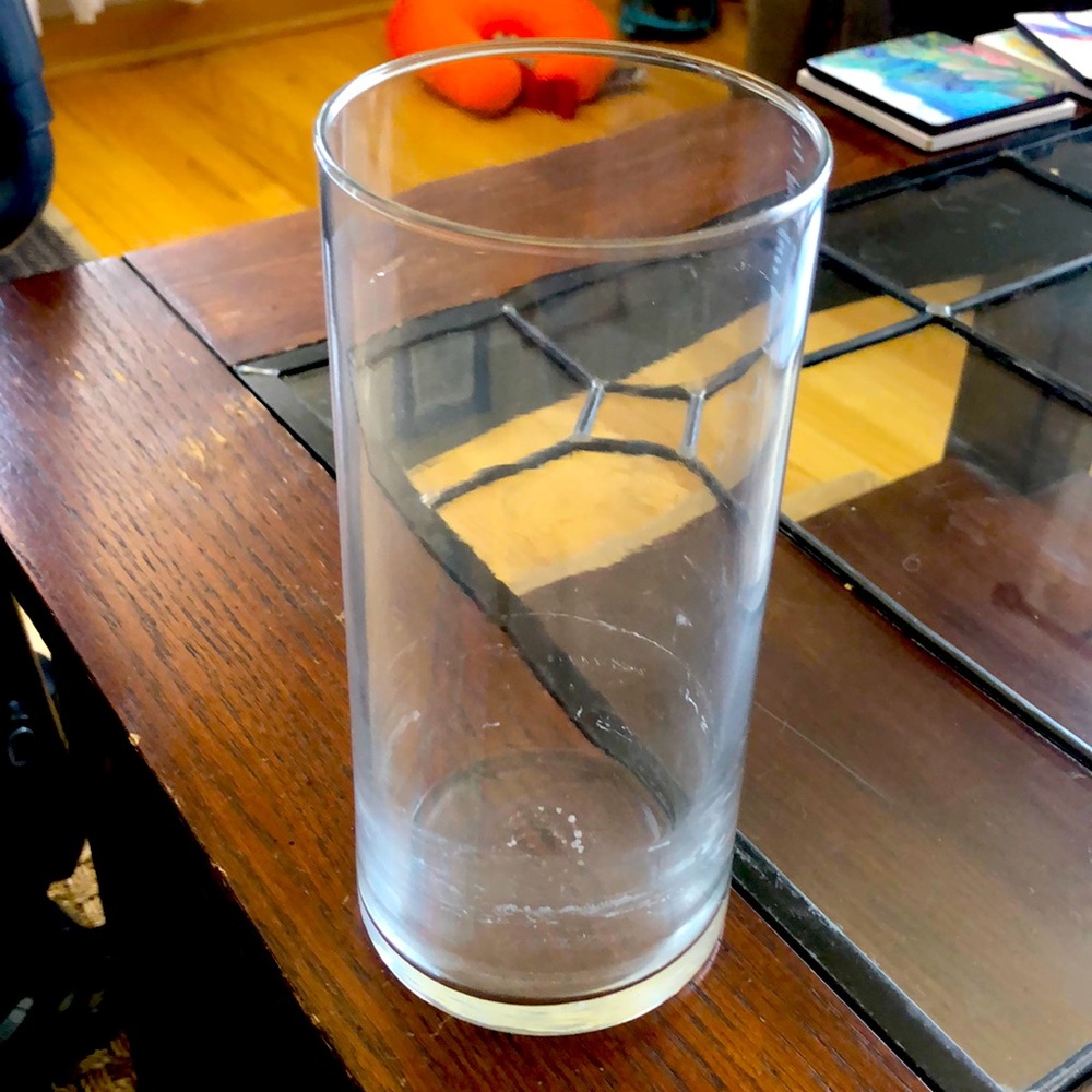 Cylinder vase/ candle holder. Used once for a wedding. 56 available 7.5” height